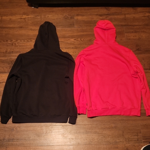 Puma Men's Black and Red Hoodies - Picture 4 of 4